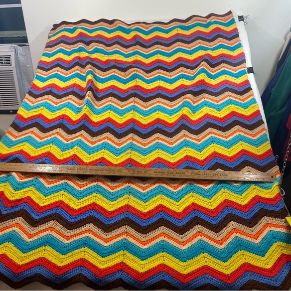 Crochet Blanket Throw multicolor Yarn shamrock handmade Vintage Granny Boho Baby - Picture 2 of 4